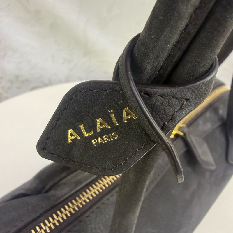 Alaia Le Teckel Suede Shoulder Bag-18