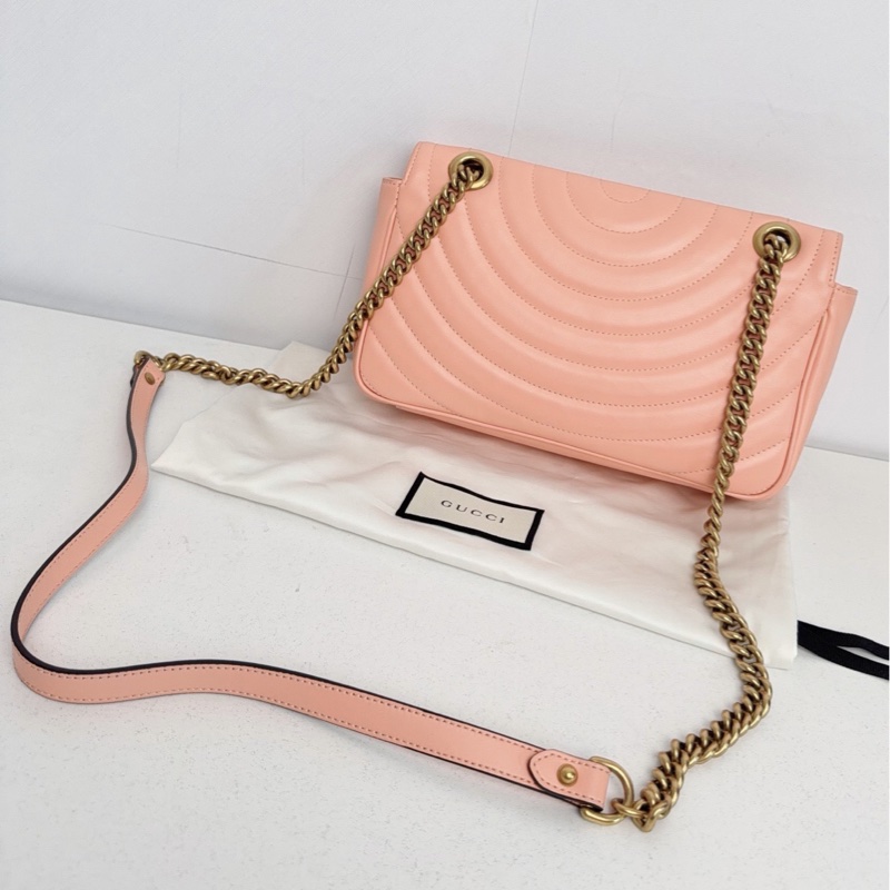 【近新閒置品】Gucci 古馳 蜜桃粉金扣新款絎縫馬蒙marmont 26鏈條包-1