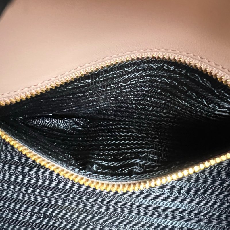 PRADA 膚色兩用包-6