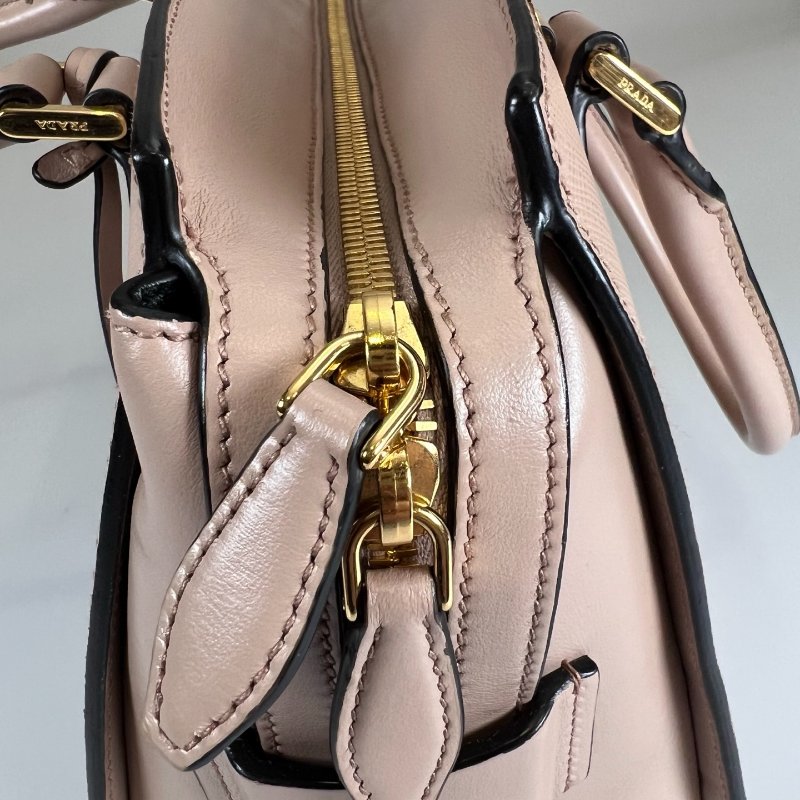 PRADA 膚色兩用包-8