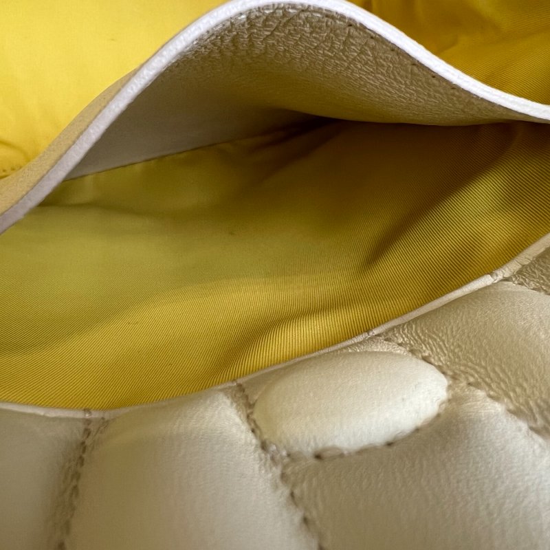 BURBERRY 白皮革LOLA水桶包-5