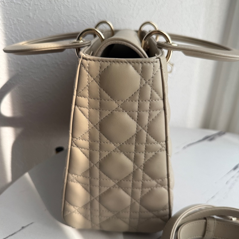 Dior 黛妃 有斜背帶 5*5 奶茶色-6