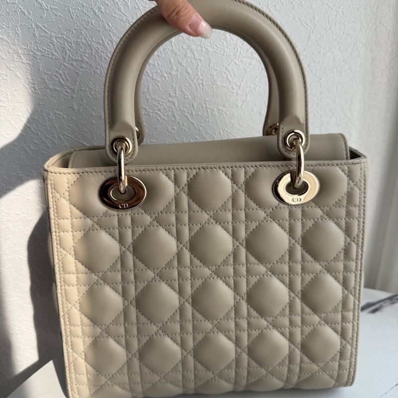 Dior 黛妃 有斜背帶 5*5 奶茶色-7