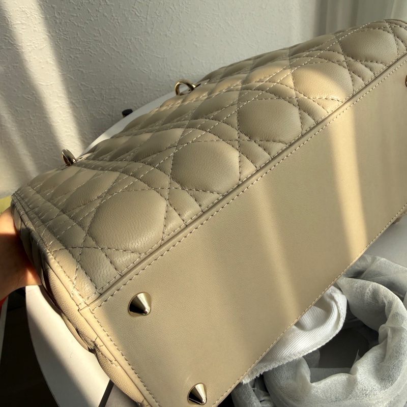 Dior 黛妃 有斜背帶 5*5 奶茶色-9