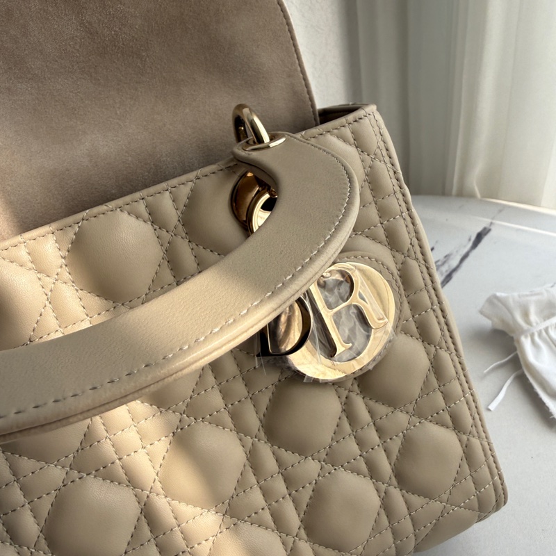 Dior 黛妃 有斜背帶 5*5 奶茶色-11