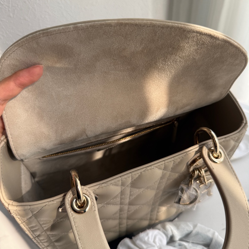 Dior 黛妃 有斜背帶 5*5 奶茶色-14