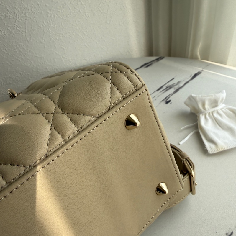 Dior 黛妃 有斜背帶 5*5 奶茶色-19