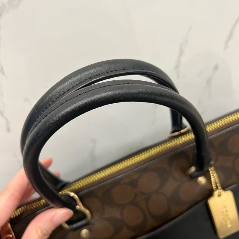 Coach老花黑棕包-6