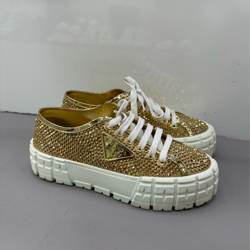 PRADA普拉達 金色滿鑽三角標LOGO板鞋 尺寸/38.5碼-1