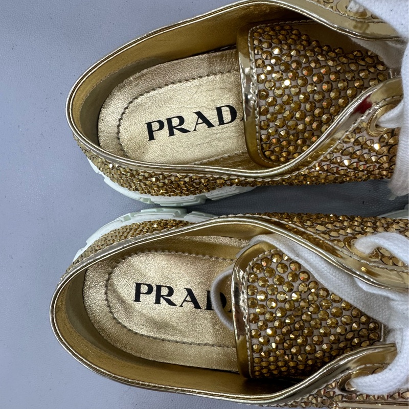 PRADA普拉達 金色滿鑽三角標LOGO板鞋 尺寸/38.5碼-2