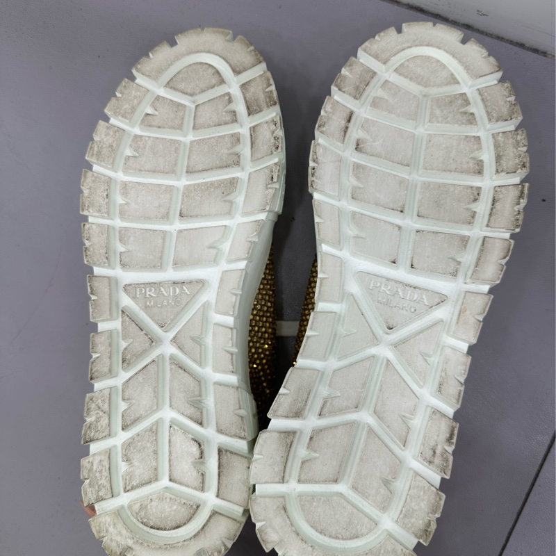 PRADA普拉達 金色滿鑽三角標LOGO板鞋 尺寸/38.5碼-4