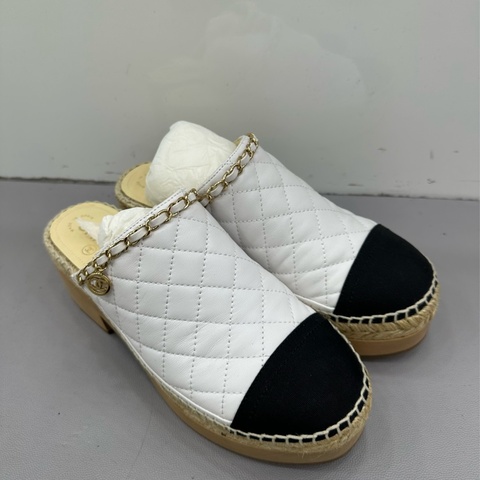 Chanel香奈兒 羊皮厚底鞋拖 38碼數 前後水台差不多，走路舒服