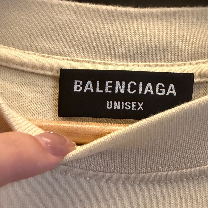巴黎世家balenciaga #Balenciaga 米白色T恤 刺繡短袖-4