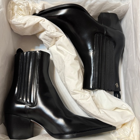 Dior 牛皮尖頭靴
