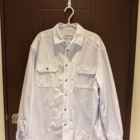 LOEWE羅意威淺藍色口袋襯衫外套 尺寸：39