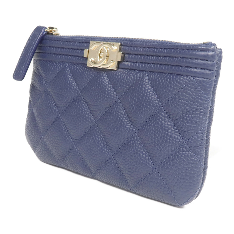 CHANEL 牛皮皮革Boy Pouch金扣手拿包-2