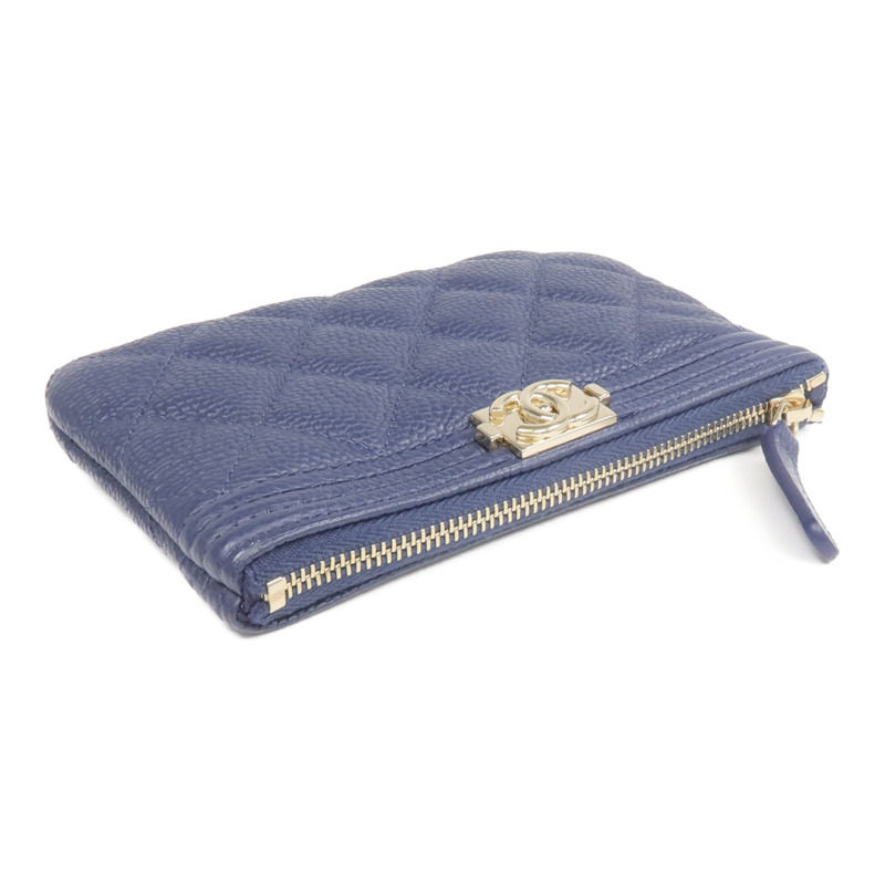 CHANEL 牛皮皮革Boy Pouch金扣手拿包-4