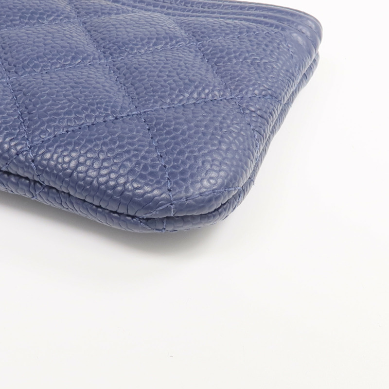 CHANEL 牛皮皮革Boy Pouch金扣手拿包-5