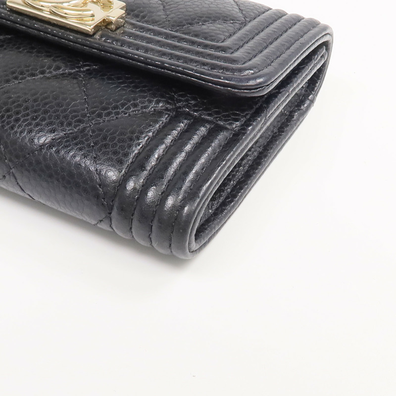 CHANEL 牛皮皮革Boy Card Case金扣卡片套-6