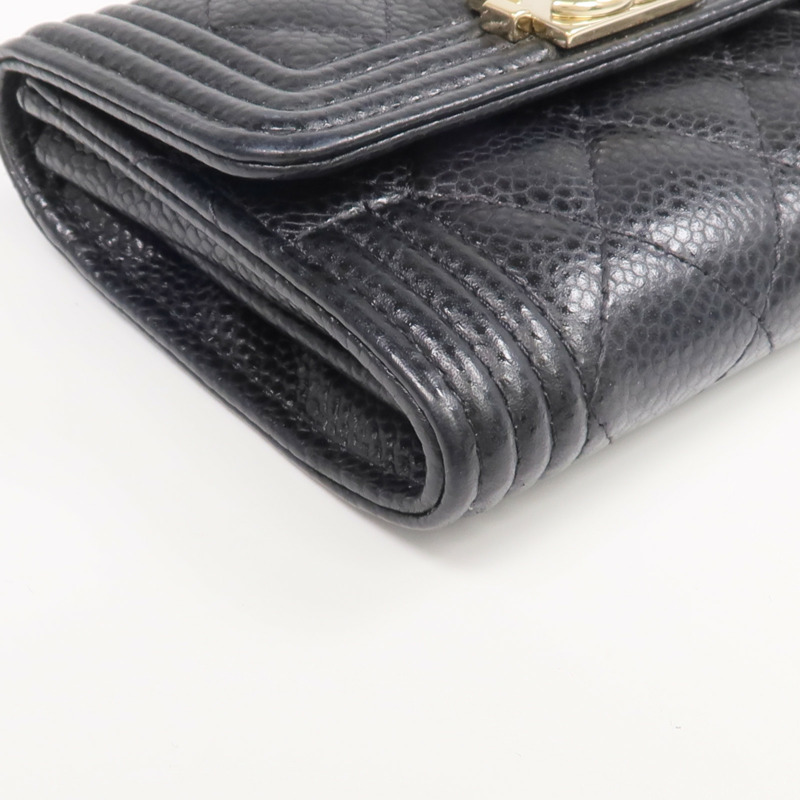 CHANEL 牛皮皮革Boy Card Case金扣卡片套-7