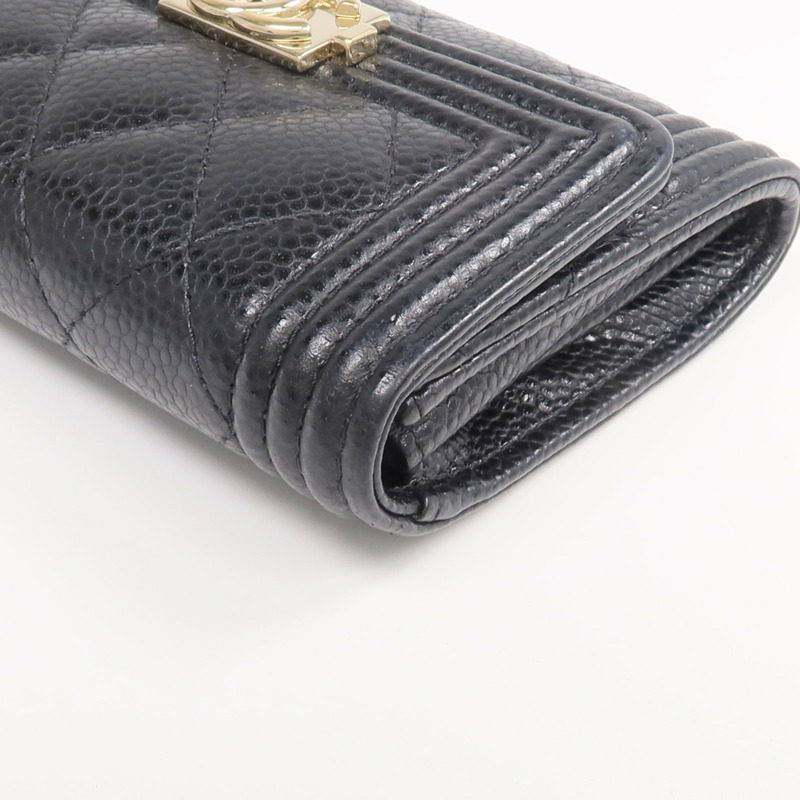 CHANEL 牛皮皮革Boy Card Case金扣卡片套-9