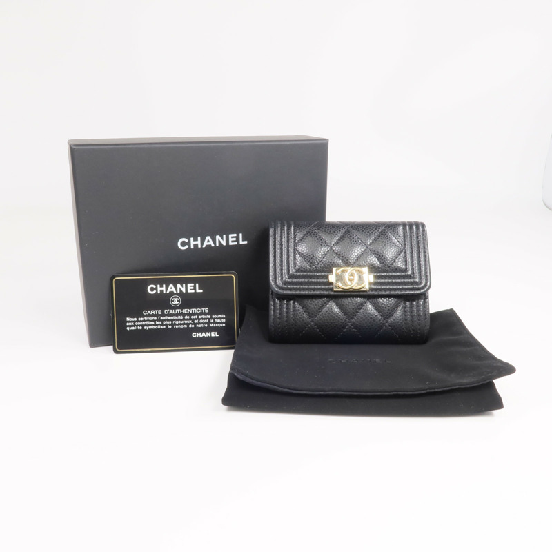 CHANEL 牛皮皮革Boy Card Case金扣卡片套-14