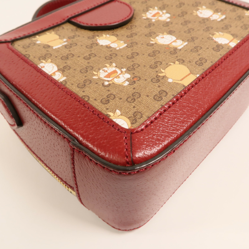 GUCCI 塗層帆布Doraemon Micro GG Supreme鏈帶手挽肩背兩用袋-13