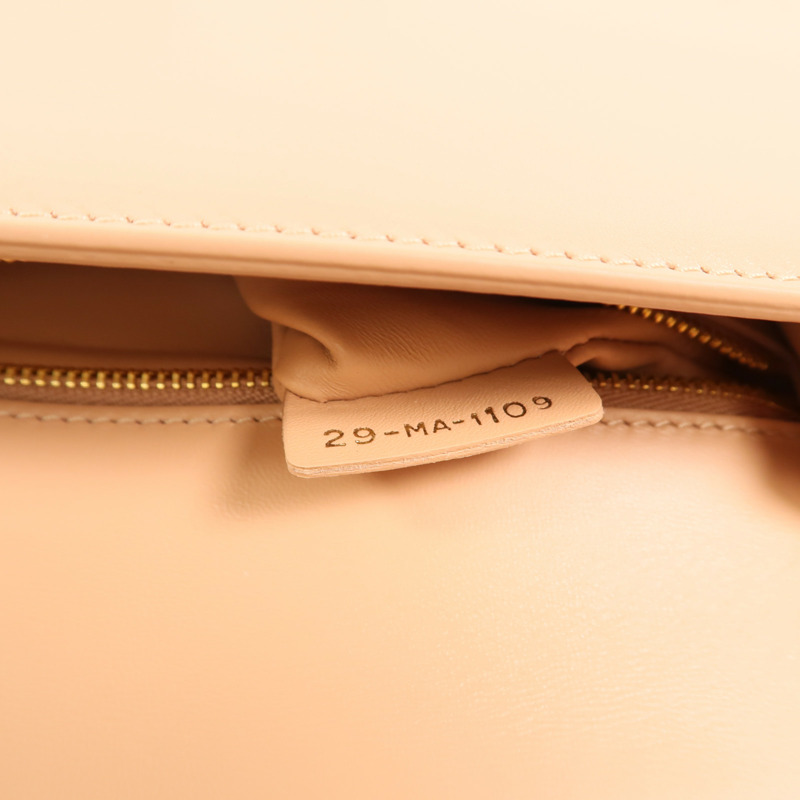 Dior 牛皮皮革Montaigne 30肩背袋-6