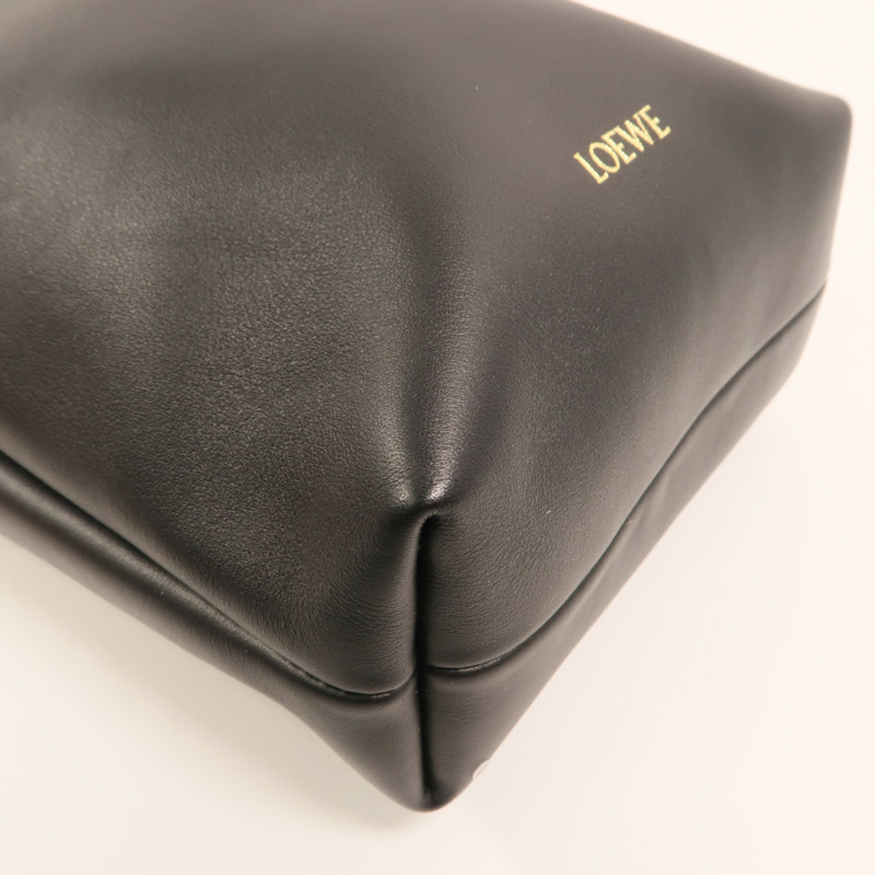 LOEWE 牛皮皮革Pebble Pouch肩背袋-11