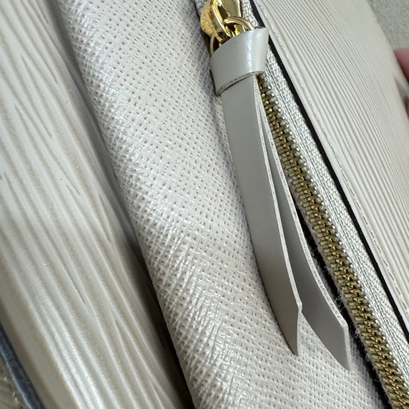 LV WOC三合一水波紋鏈條包 斜背包 台灣購證正本 極新包-3