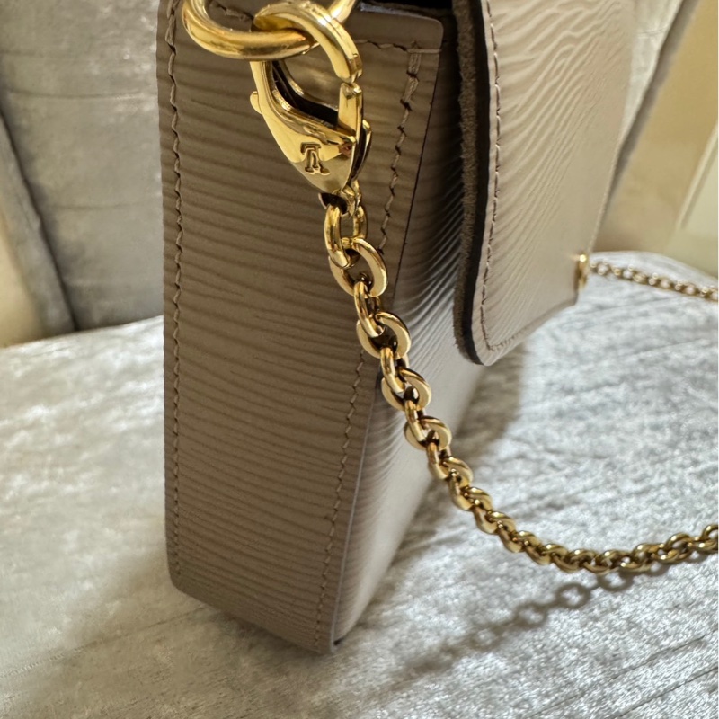 LV WOC三合一水波紋鏈條包 斜背包 台灣購證正本 極新包-6