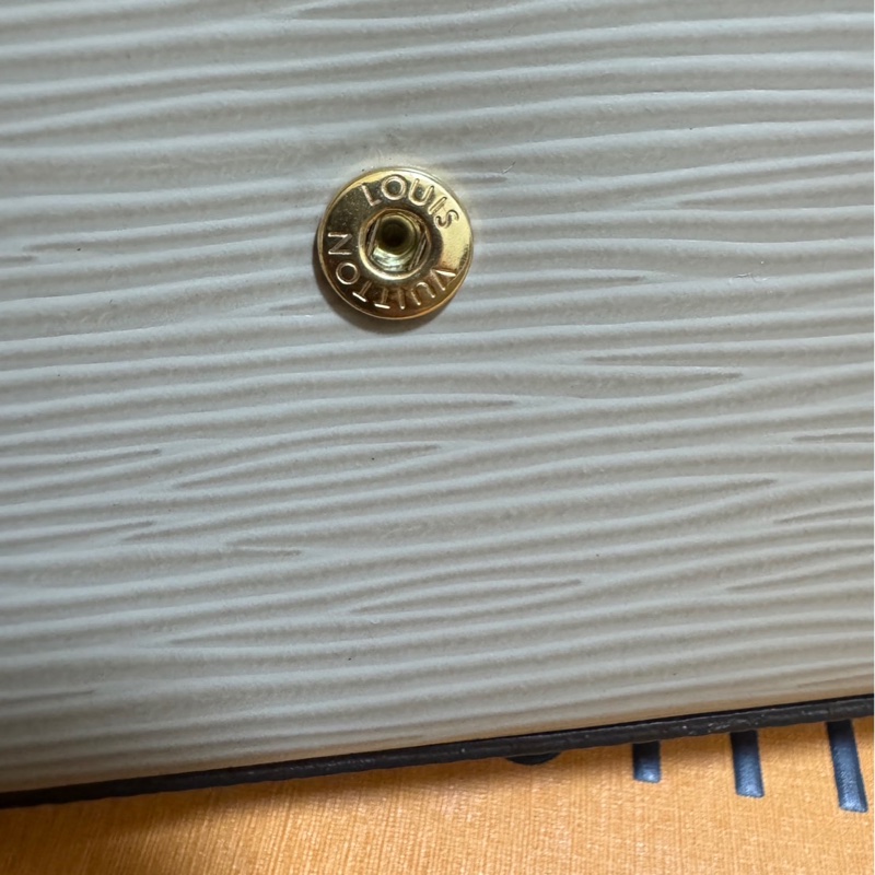 LV WOC三合一水波紋鏈條包 斜背包 台灣購證正本 極新包-18