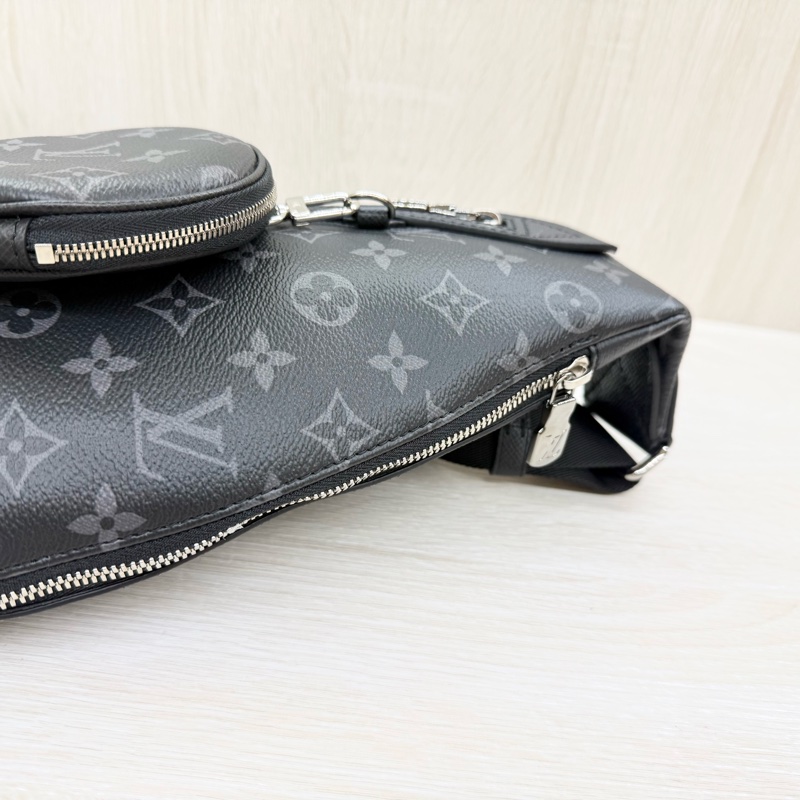 LV全新✨黑灰Duo 胸口包m30936-3