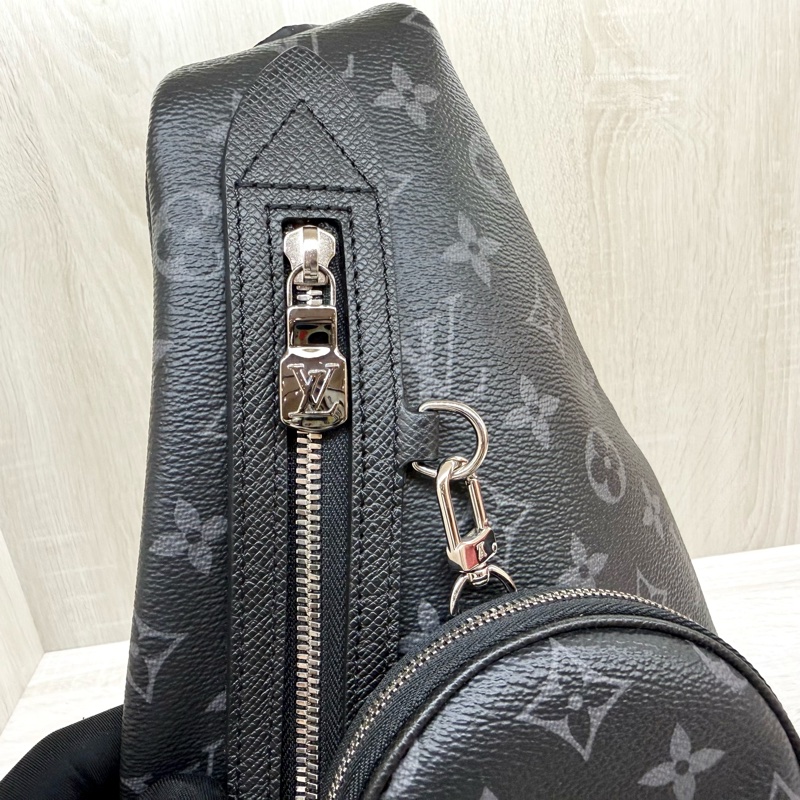 LV全新✨黑灰Duo 胸口包m30936-6