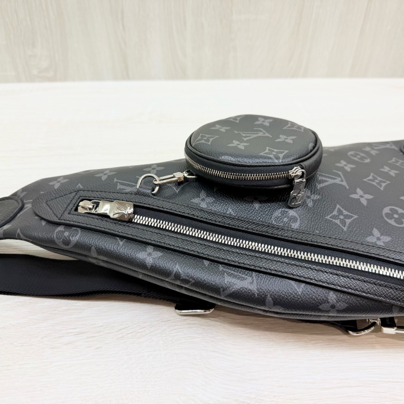 LV全新✨黑灰Duo 胸口包m30936-7