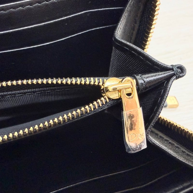 DIOR 26/2離櫃全新✨黑金羊皮Miss Caro Voyageur 薄款錢包-9