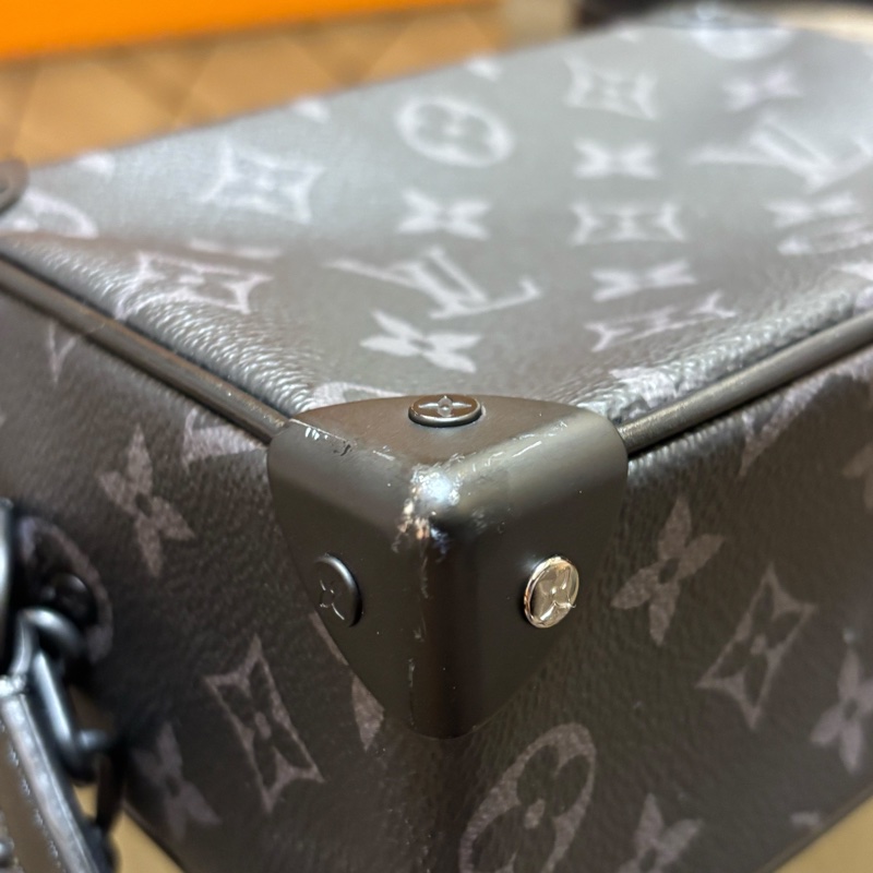 LV男士側背包-18