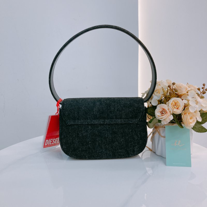MS0667 Diesel 迪賽 腋下 牛仔布 全黑 黑漆五金 銀扣 1DR Plaque Shoulder Bag Denim So Black x PHW-1