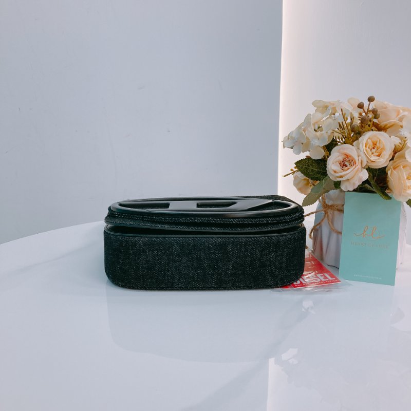 MS0667 Diesel 迪賽 腋下 牛仔布 全黑 黑漆五金 銀扣 1DR Plaque Shoulder Bag Denim So Black x PHW-4