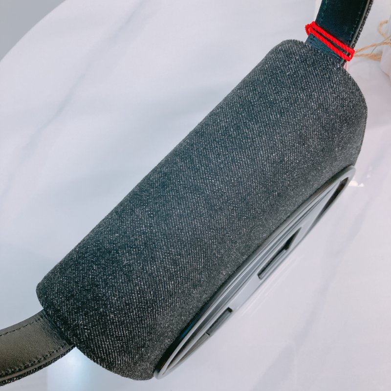 MS0667 Diesel 迪賽 腋下 牛仔布 全黑 黑漆五金 銀扣 1DR Plaque Shoulder Bag Denim So Black x PHW-10