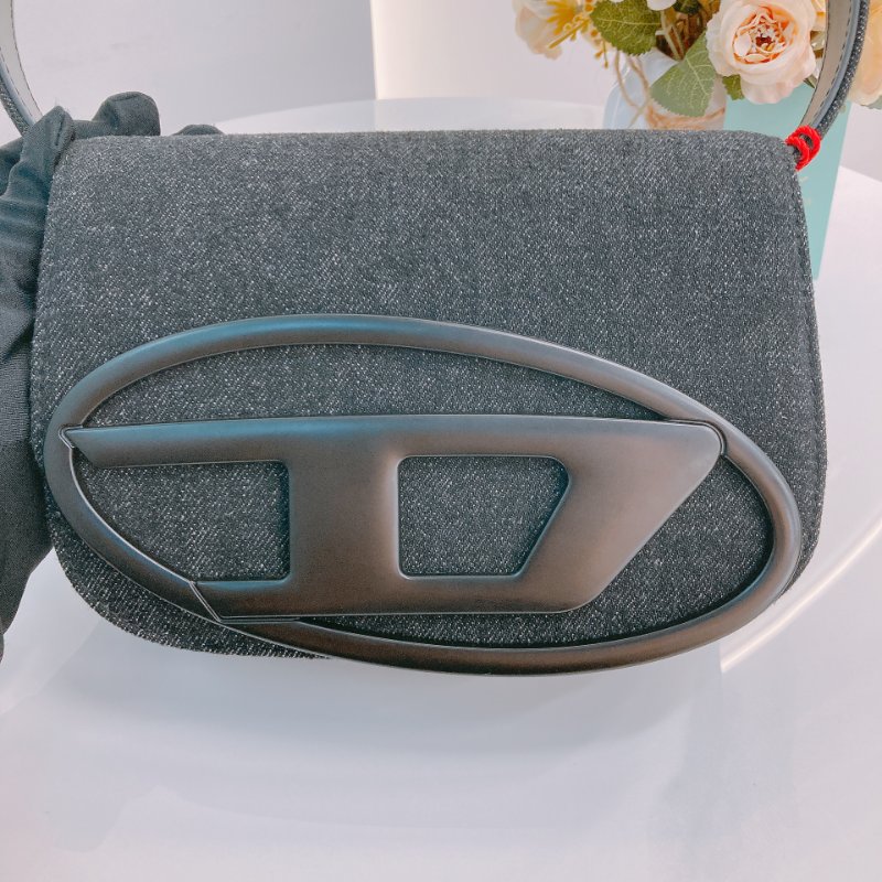 MS0667 Diesel 迪賽 腋下 牛仔布 全黑 黑漆五金 銀扣 1DR Plaque Shoulder Bag Denim So Black x PHW-11