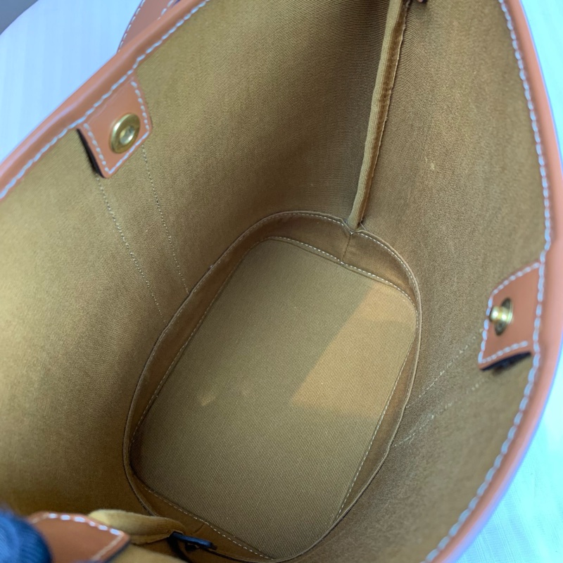 賽琳/Celine Triomphe Bucket 小號凱旋門經典老花棕色水桶包 輕盈又時尚的日常款 配件：塵袋，購證18x13x22cm-6
