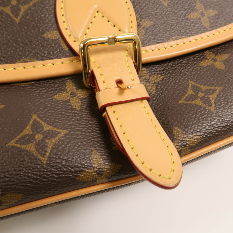 LOUIS VUITTON Monogram Diane金扣手挽袋-12
