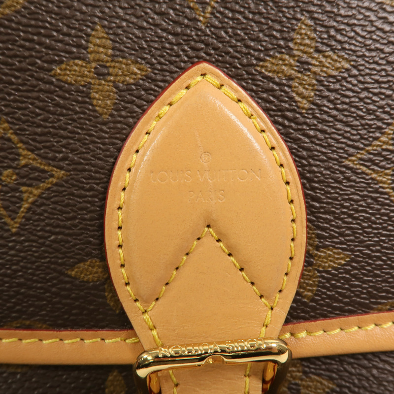 LOUIS VUITTON Monogram Diane金扣手挽袋-13