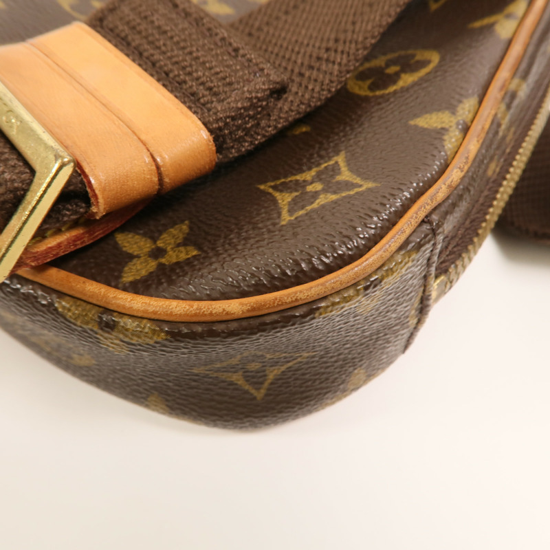 LOUIS VUITTON Monogram Pochette Gange金扣肩背袋-11