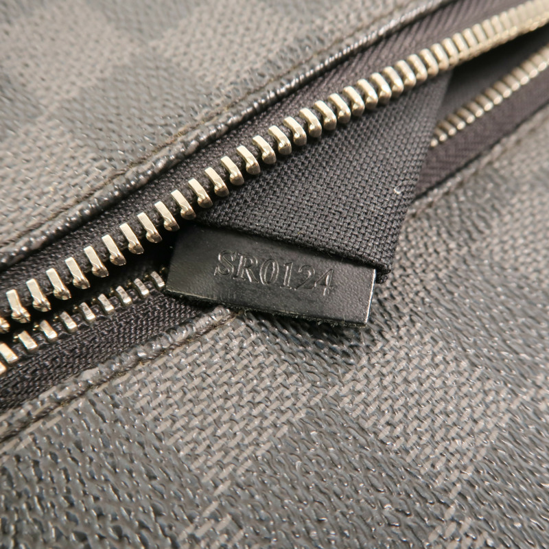 LOUIS VUITTON Damier Graphite Mick PM肩背袋-6