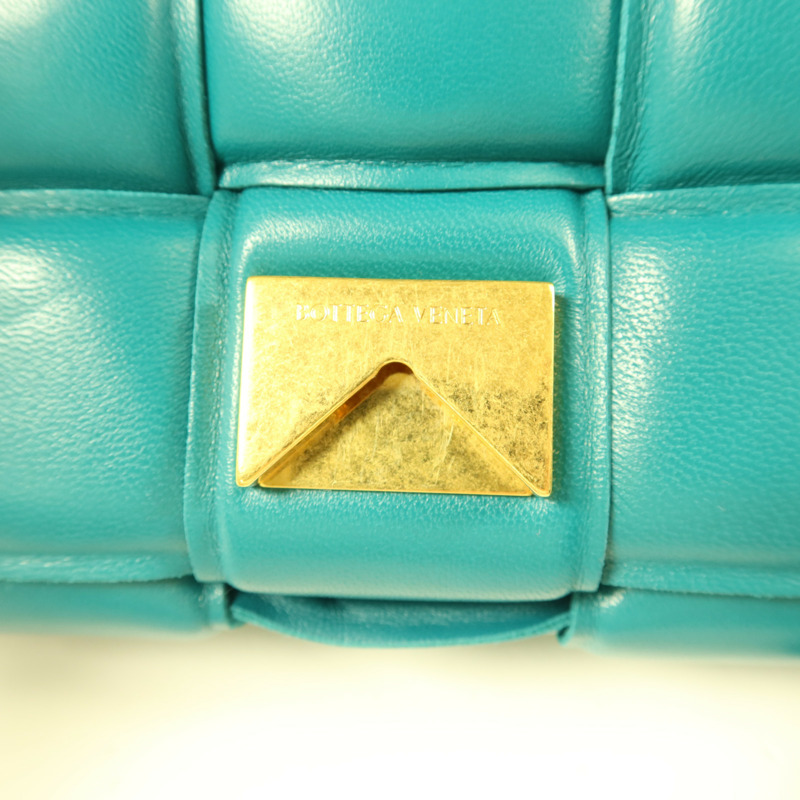 BOTTEGA VENETA 羊皮皮革Padded Cassette肩背袋-10