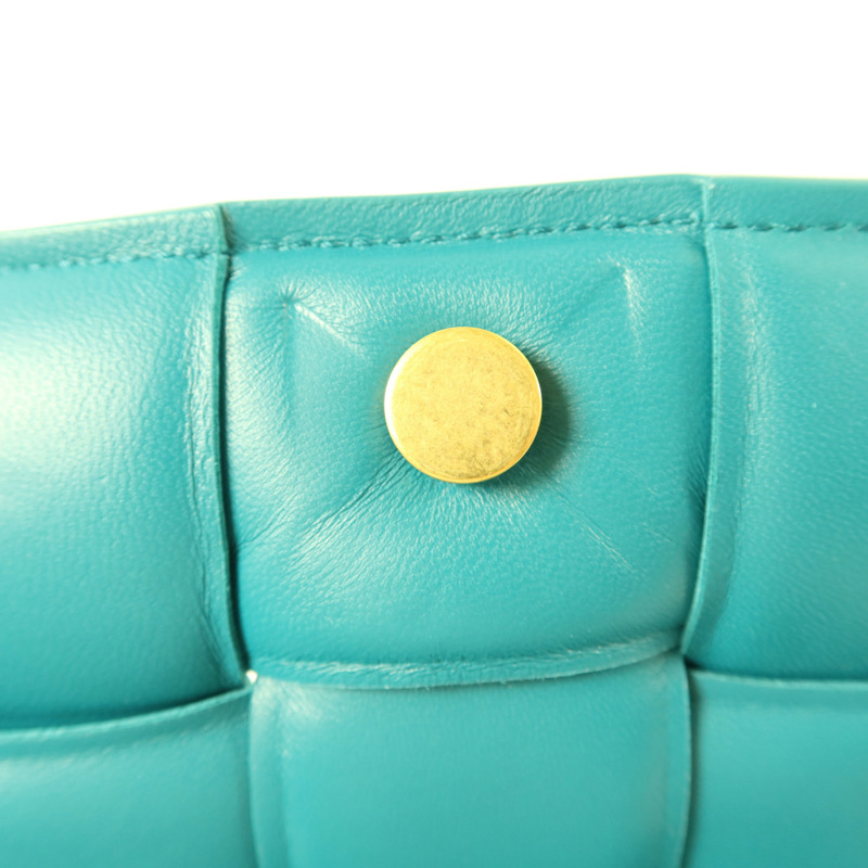 BOTTEGA VENETA 羊皮皮革Padded Cassette肩背袋-11