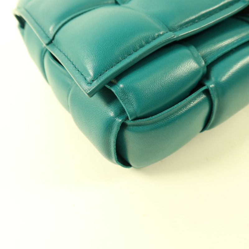 BOTTEGA VENETA 羊皮皮革Padded Cassette肩背袋-14