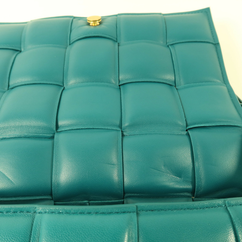 BOTTEGA VENETA 羊皮皮革Padded Cassette肩背袋-17